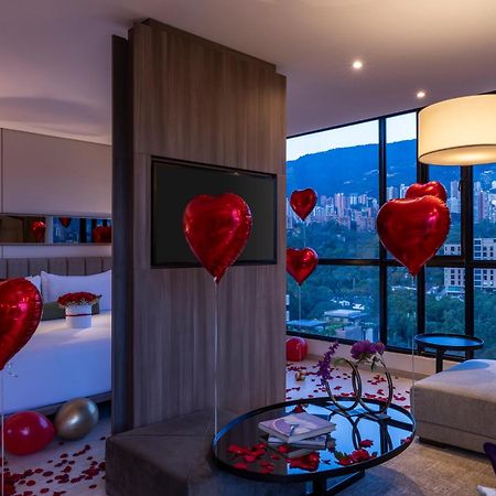 Hotel York Luxury Suites Medellin By Preferred Zewnętrze zdjęcie A bedroom at the hotel