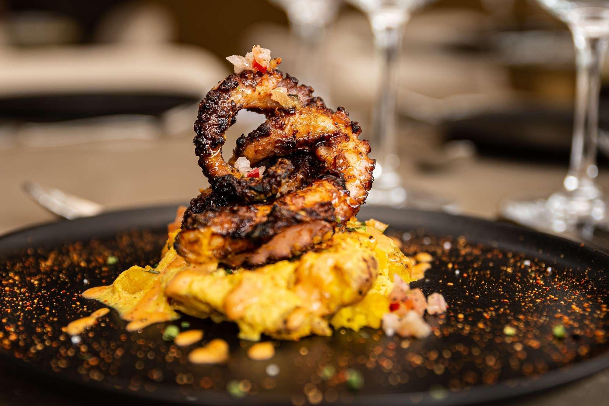 Hotel York Luxury Suites Medellin By Preferred Zewnętrze zdjęcie Grilled octopus