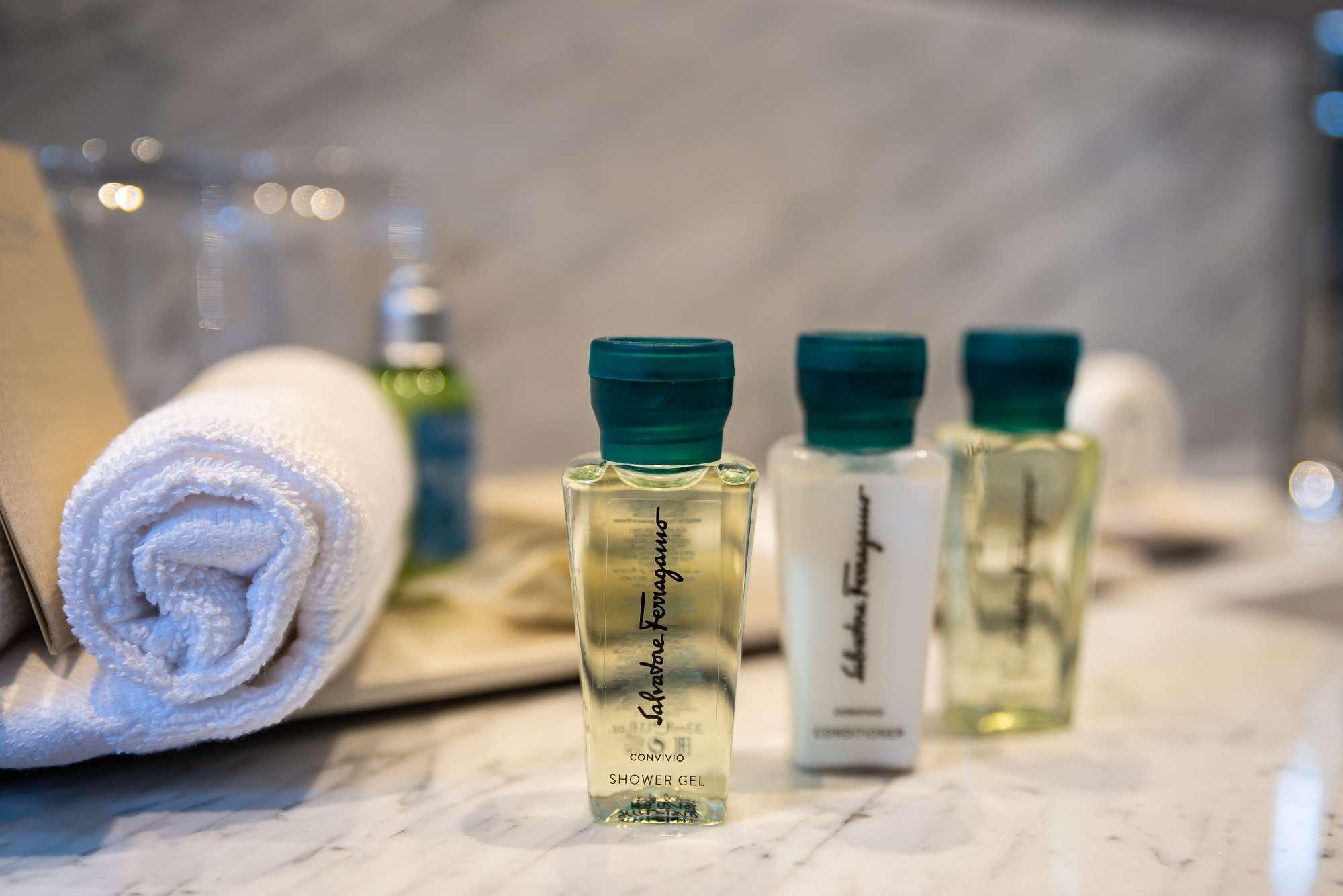 Hotel York Luxury Suites Medellin By Preferred Zewnętrze zdjęcie Salvatore Ferragamo amenities