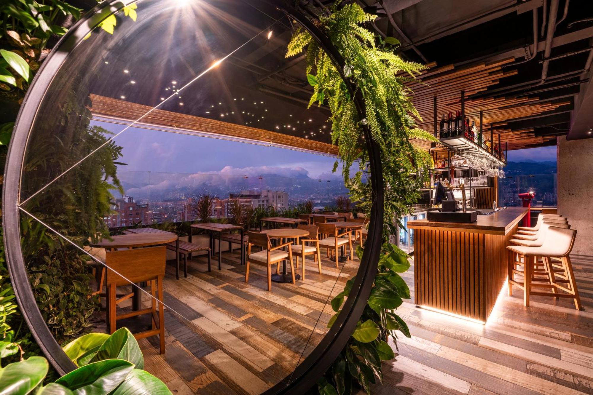 Hotel York Luxury Suites Medellin By Preferred Zewnętrze zdjęcie The interior of the Starbucks Reserve Roastery in Kyoto, Japan
