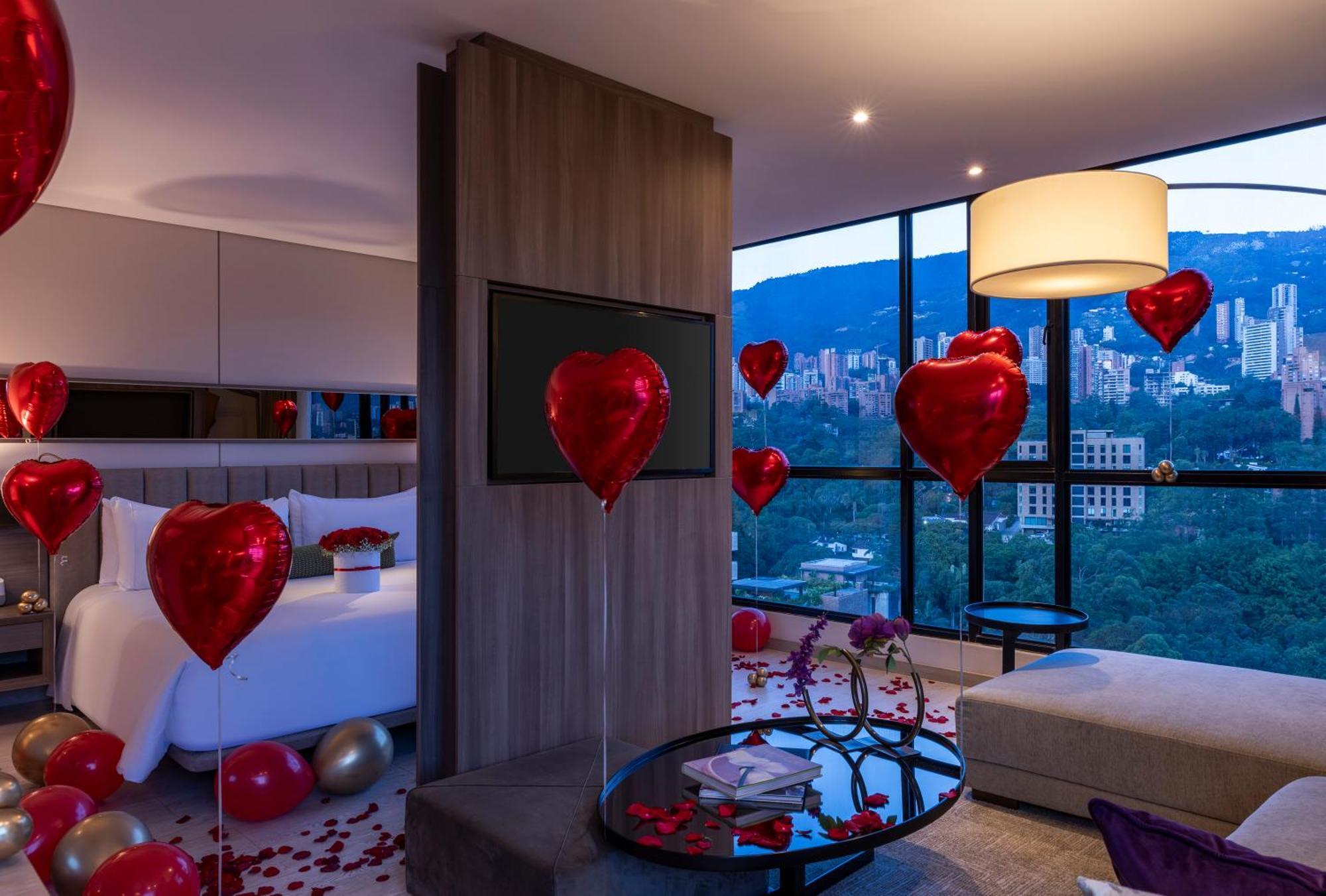 Hotel York Luxury Suites Medellin By Preferred Zewnętrze zdjęcie A bedroom at the hotel