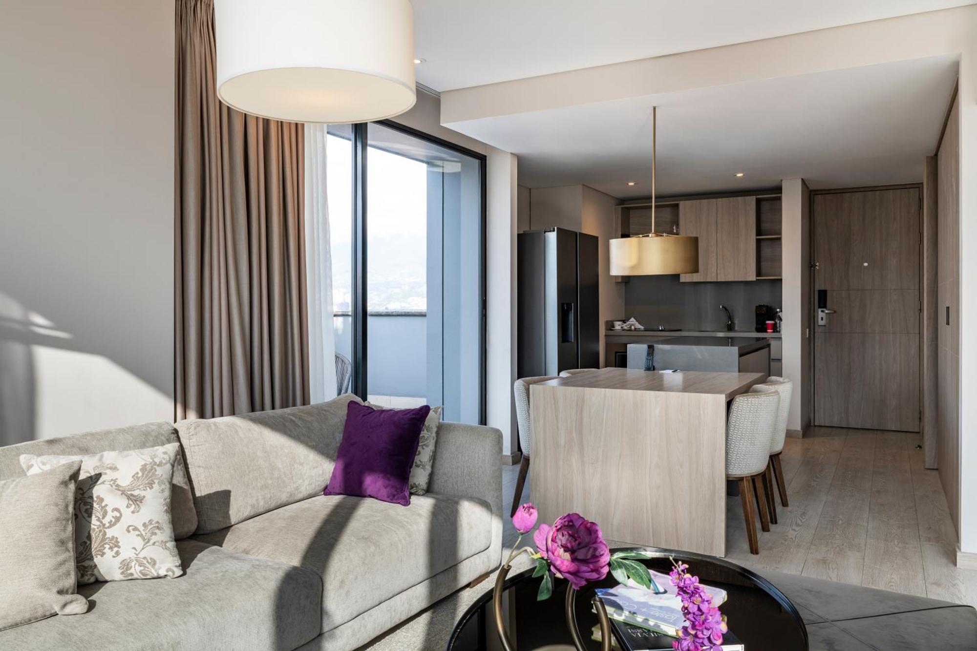 Hotel York Luxury Suites Medellin By Preferred Zewnętrze zdjęcie A typical apartment interior