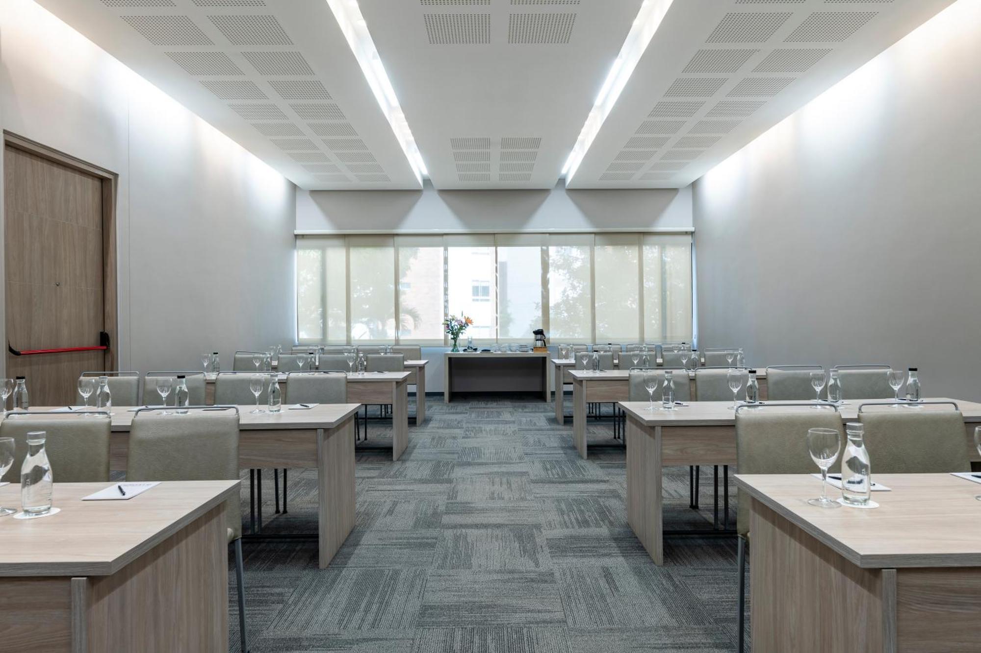 Hotel York Luxury Suites Medellin By Preferred Zewnętrze zdjęcie Meeting room